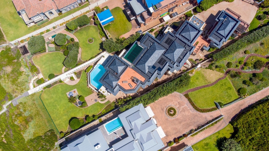 6 Bedroom Property for Sale in Myoli Beach Western Cape